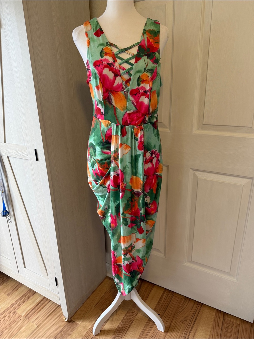 Venus Floral Criss Cross Front Summer Dress Sz M
